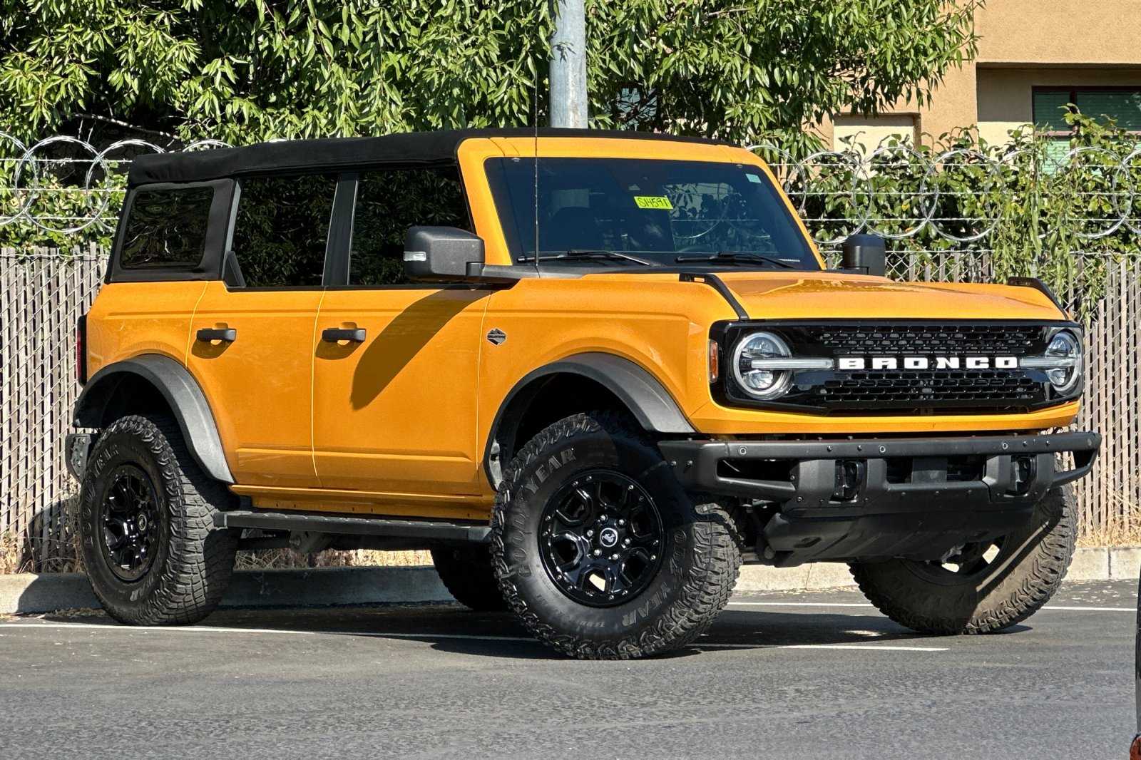 2022 Ford Bronco Wildtrak photo 2