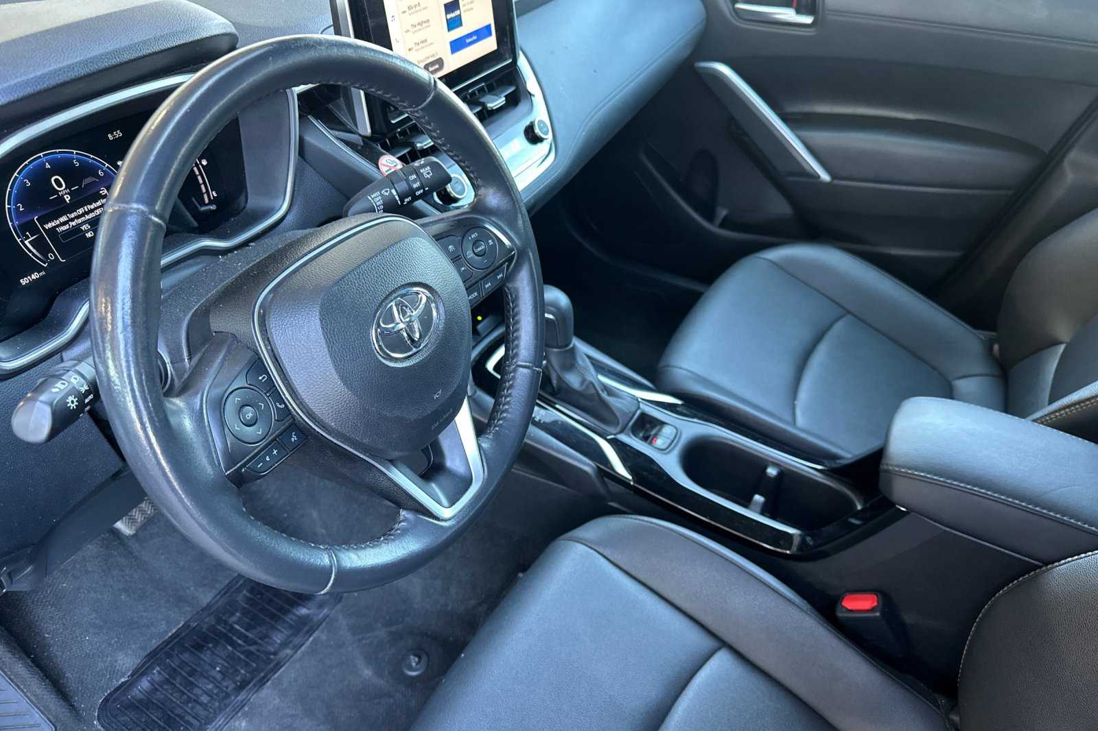 2024 Toyota Corolla Cross XLE photo 2