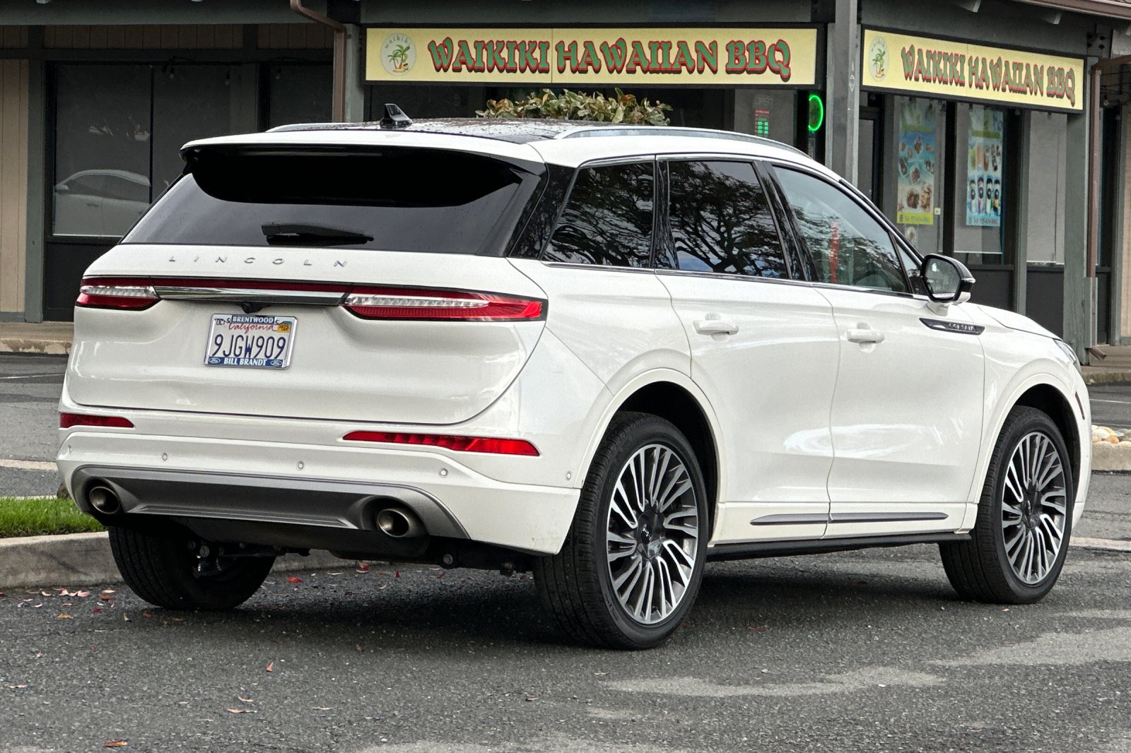 2022 Lincoln Corsair Reserve photo 3