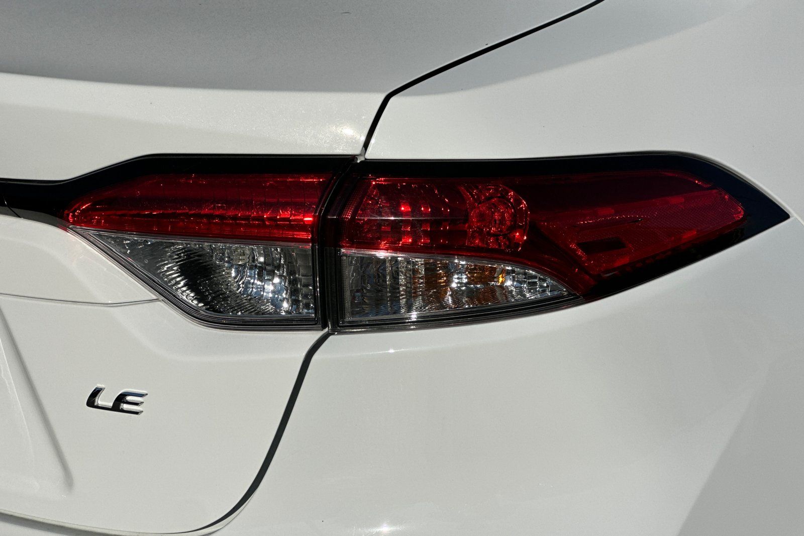 2025 Toyota Corolla LE photo 3