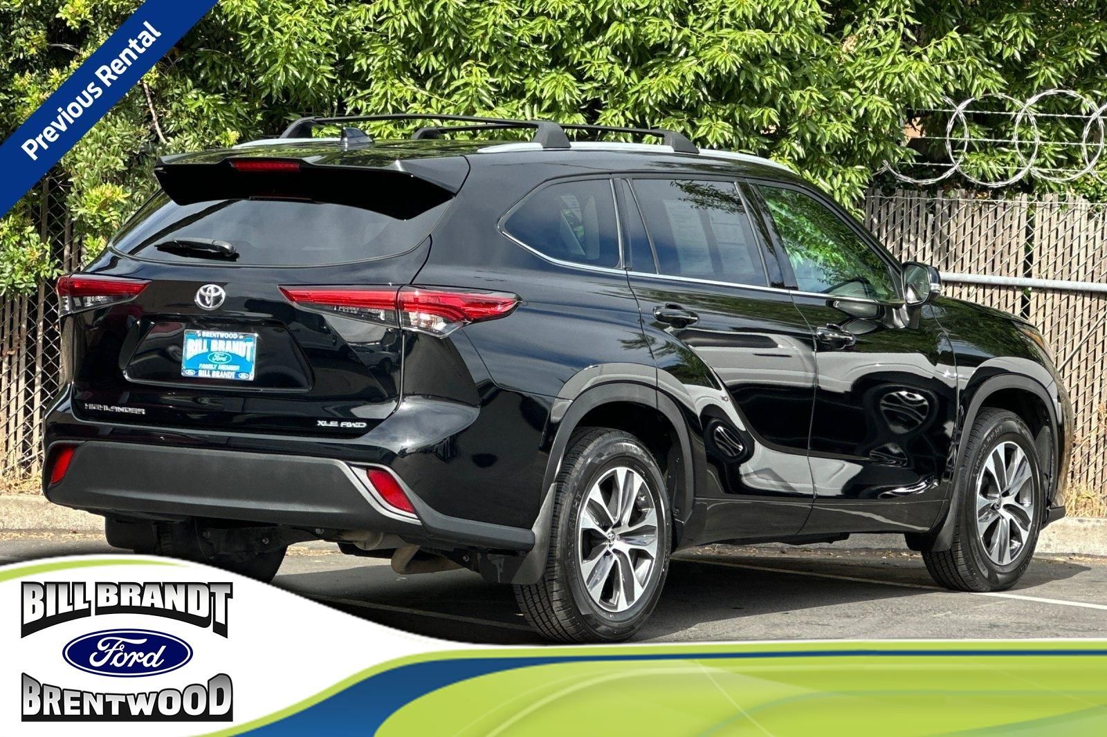 2022 Toyota Highlander XLE photo 2