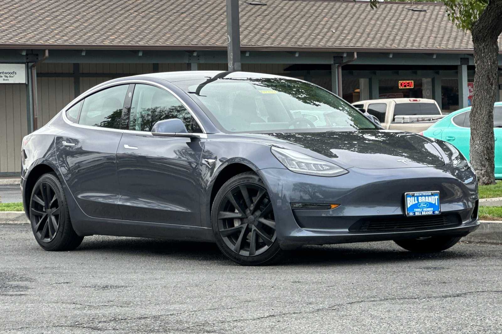 2020 Tesla Model 3 Long Range photo 2