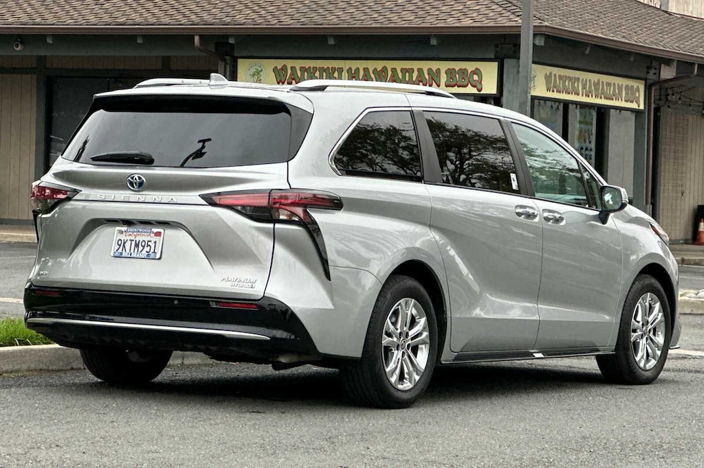 Used 2024 Toyota Sienna Platinum Minivan/Van