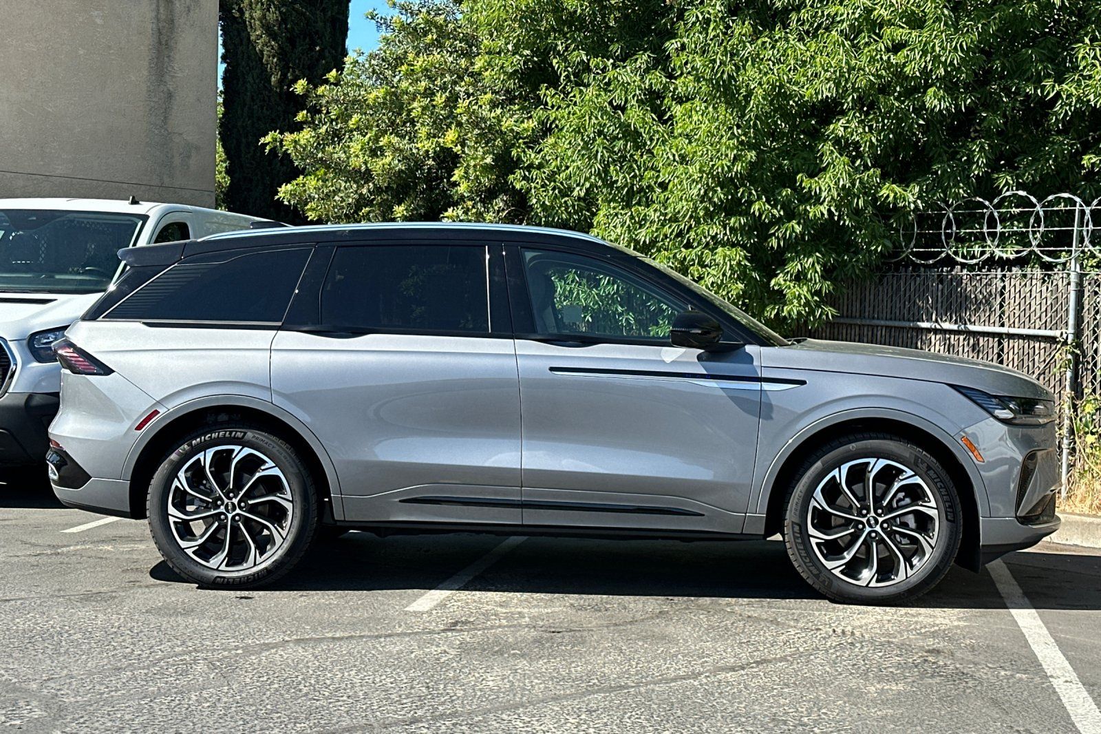 2025 Lincoln Nautilus Reserve photo 5