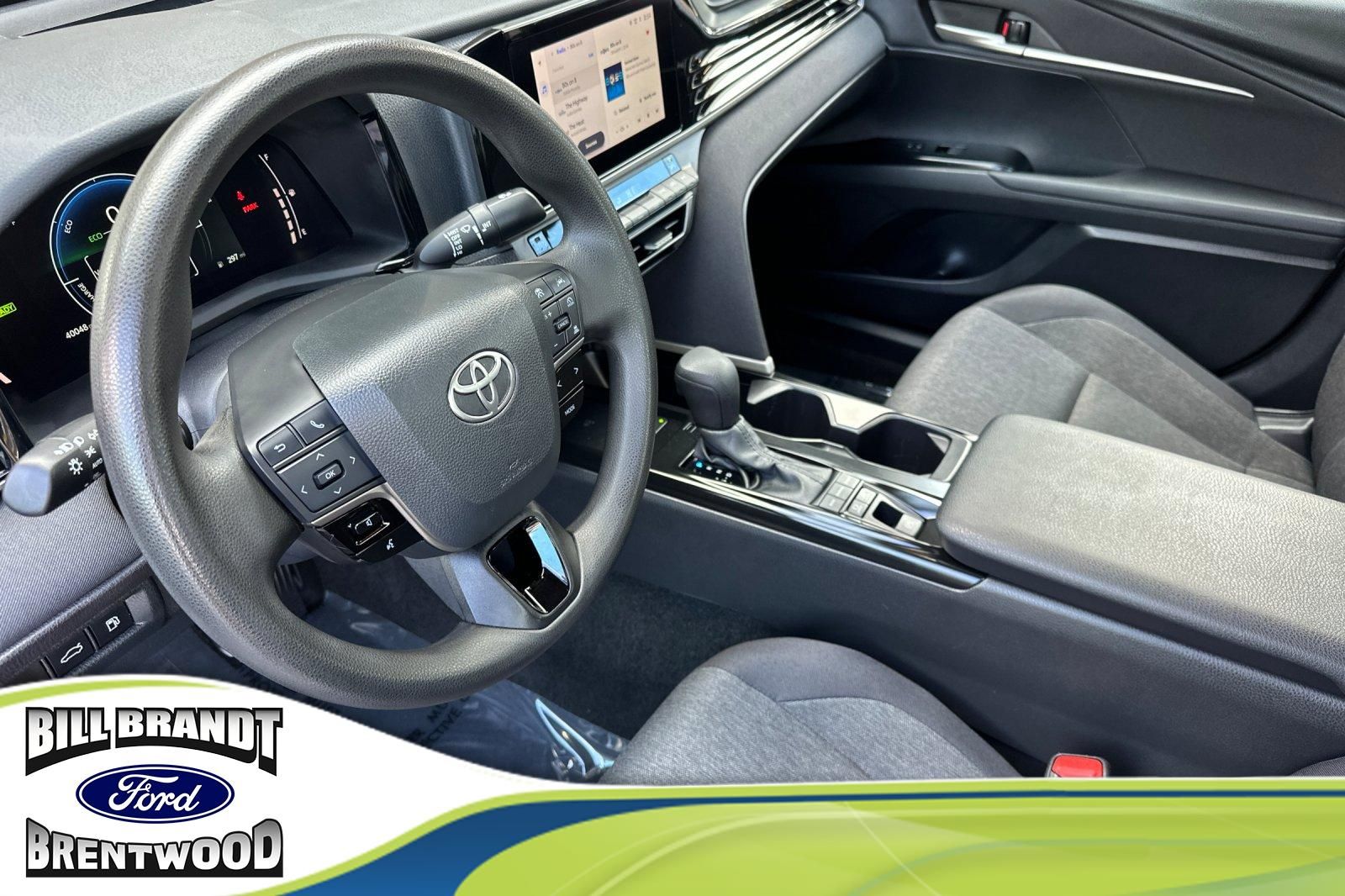 2025 Toyota Camry LE photo 2