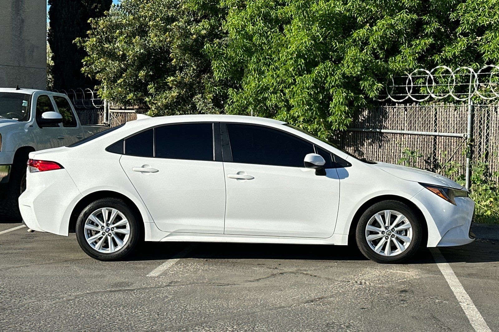 2025 Toyota Corolla LE photo 5