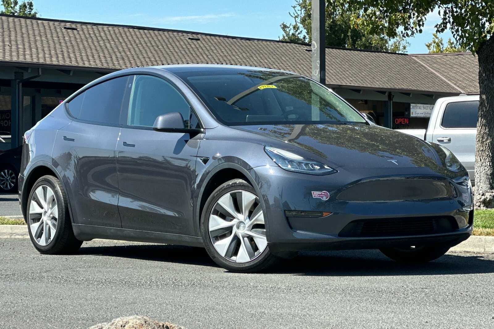 Used 2021 Tesla Model Y Long Range with VIN 5YJYGDEE7MF094556 for sale in Brentwood, CA