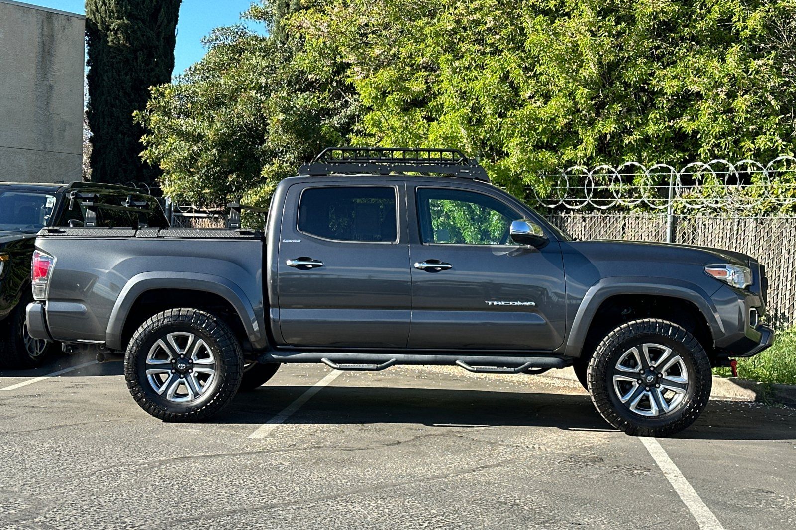2016 Toyota Tacoma Limited photo 5