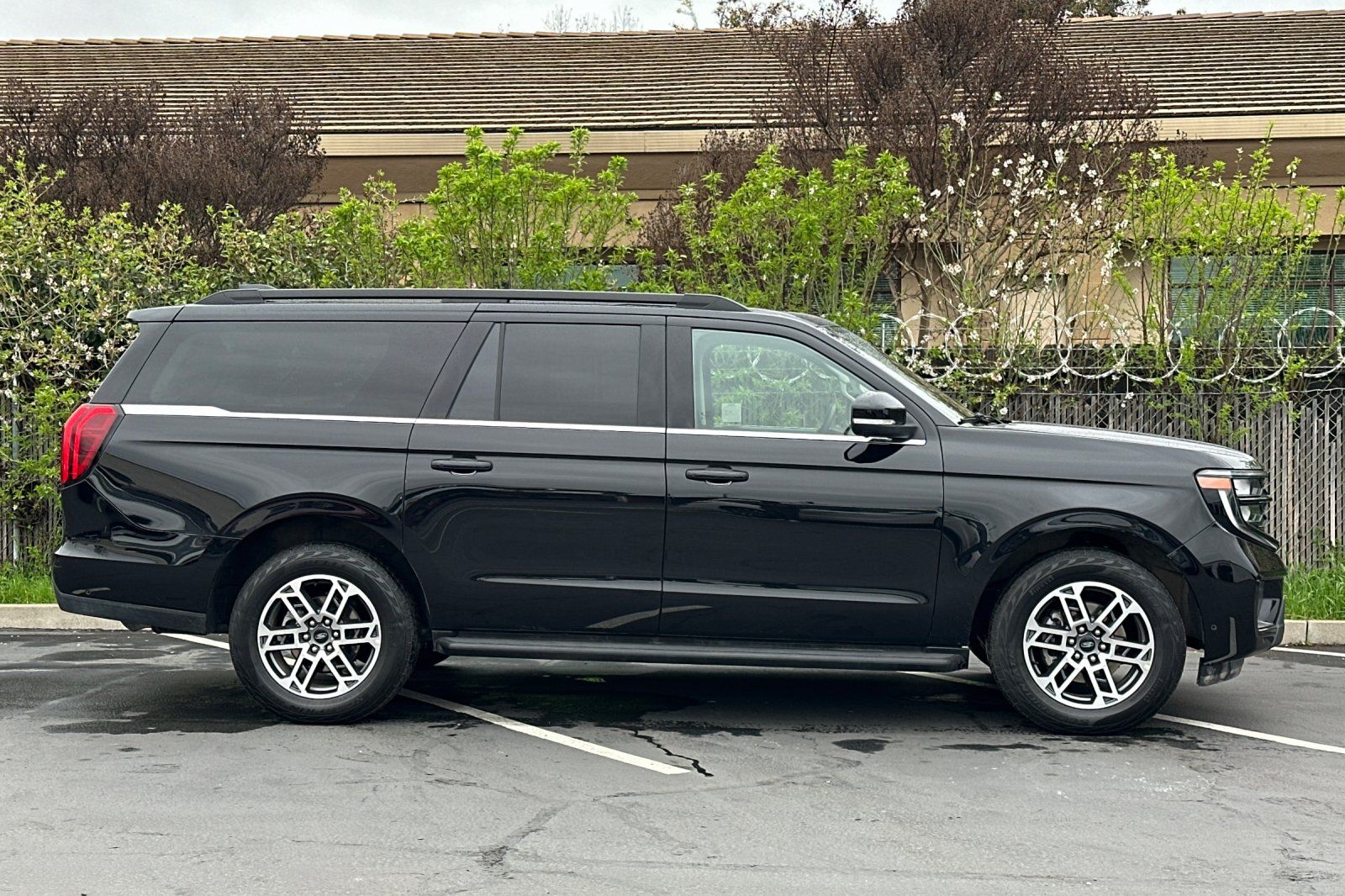 2025 Ford Expedition Max Active photo 5