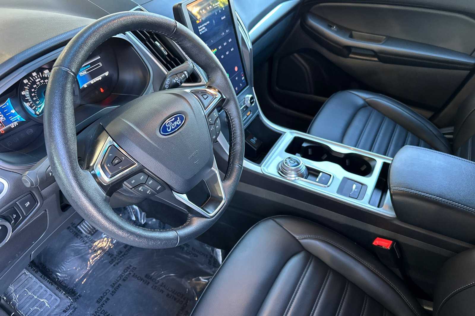 2024 Ford Edge SEL photo 4