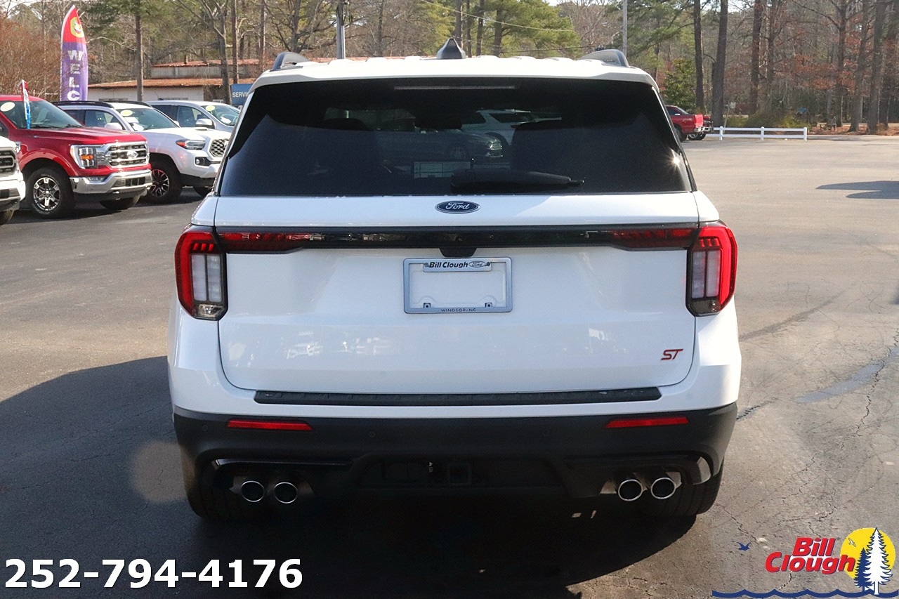 2026 Ford Explorer ST - Photo 5