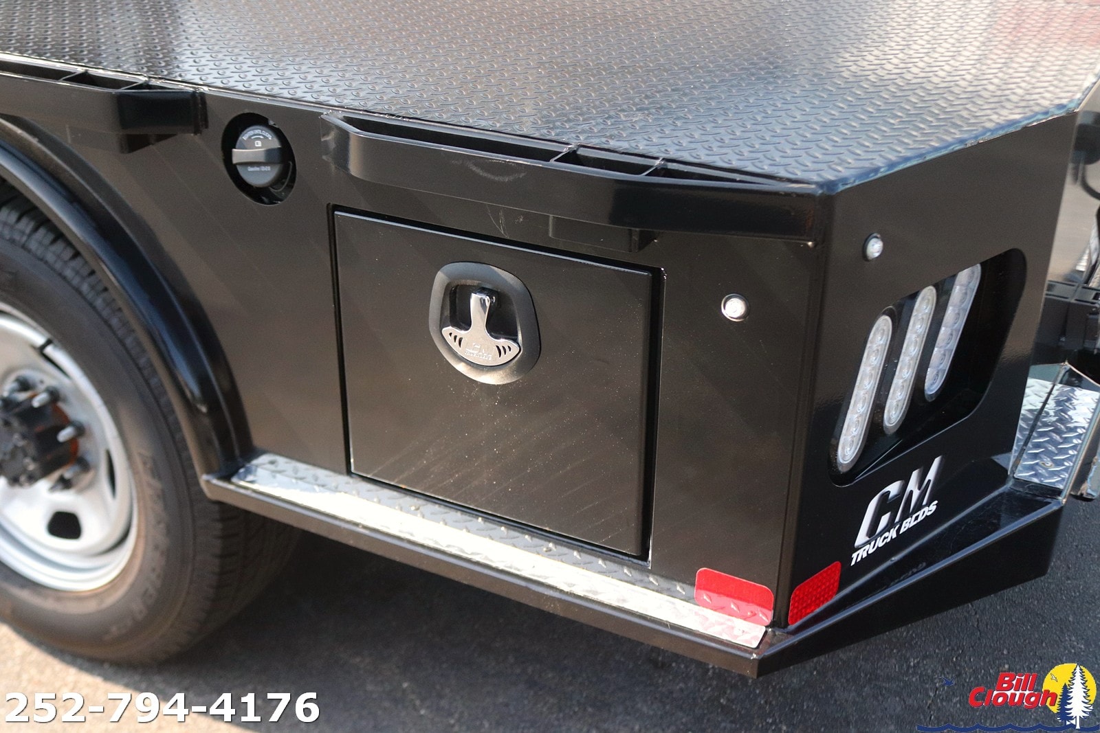 2025 Ford F-350 Super Duty Chassis Cab XL - Photo 7