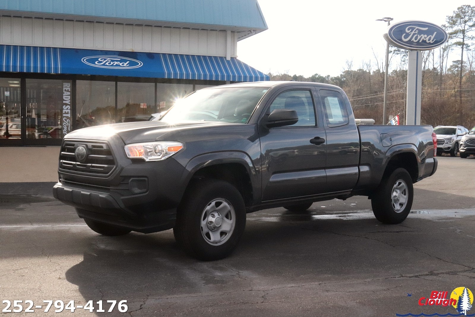 2018 Toyota Tacoma SR's photo