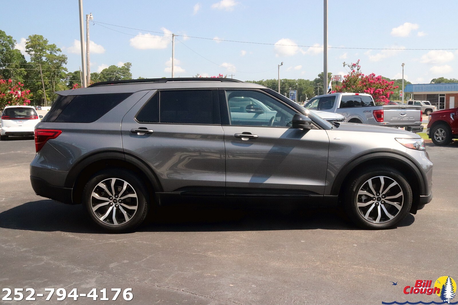 2022 Ford Explorer ST-Line photo 3