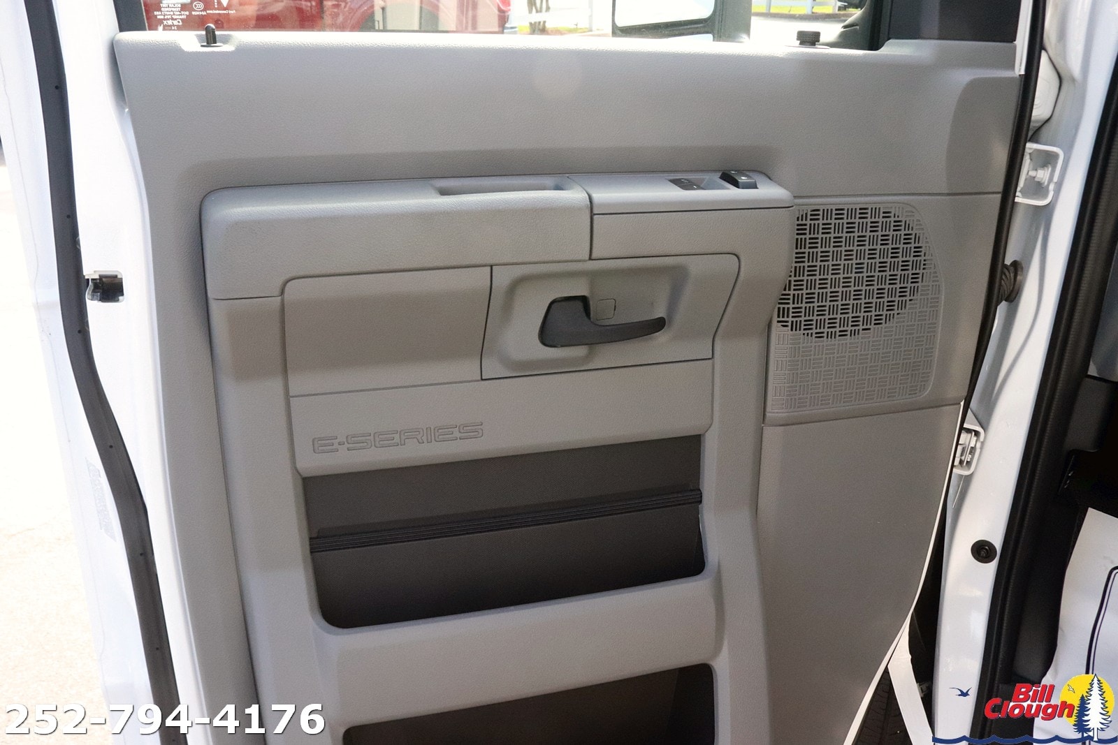 2025 Ford E-Series Cutaway Base - Photo 13