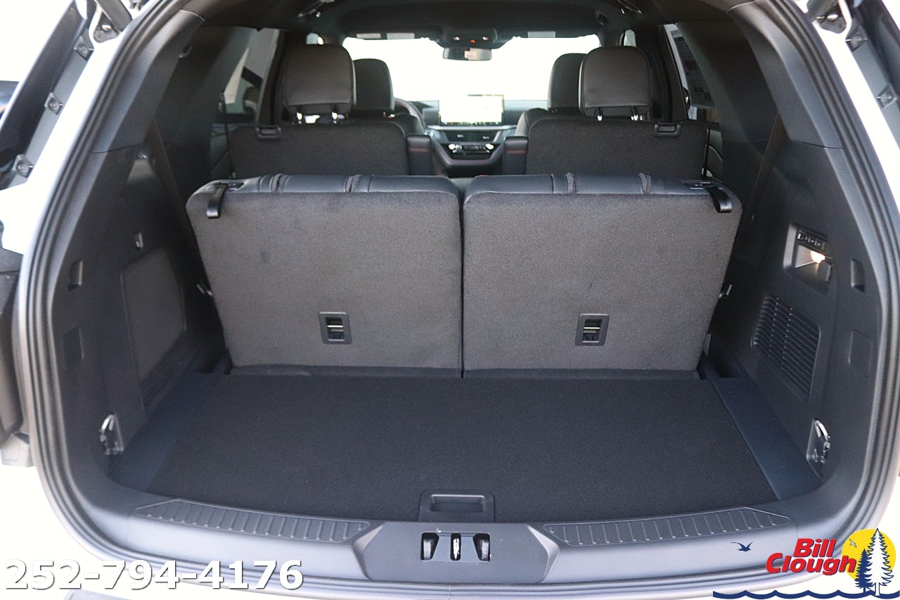 2026 Ford Explorer ST - Photo 13