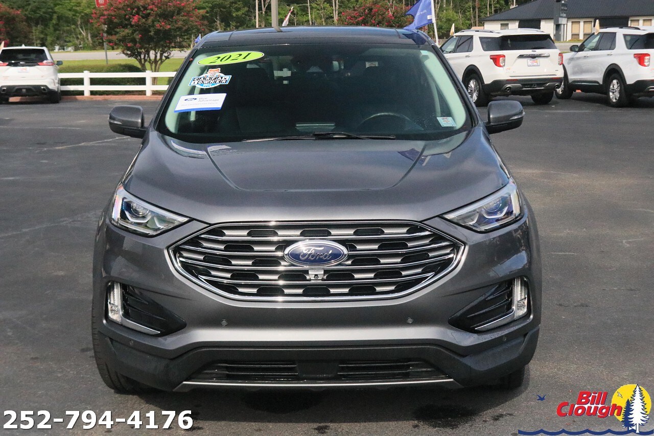 2021 Ford Edge Titanium photo 2