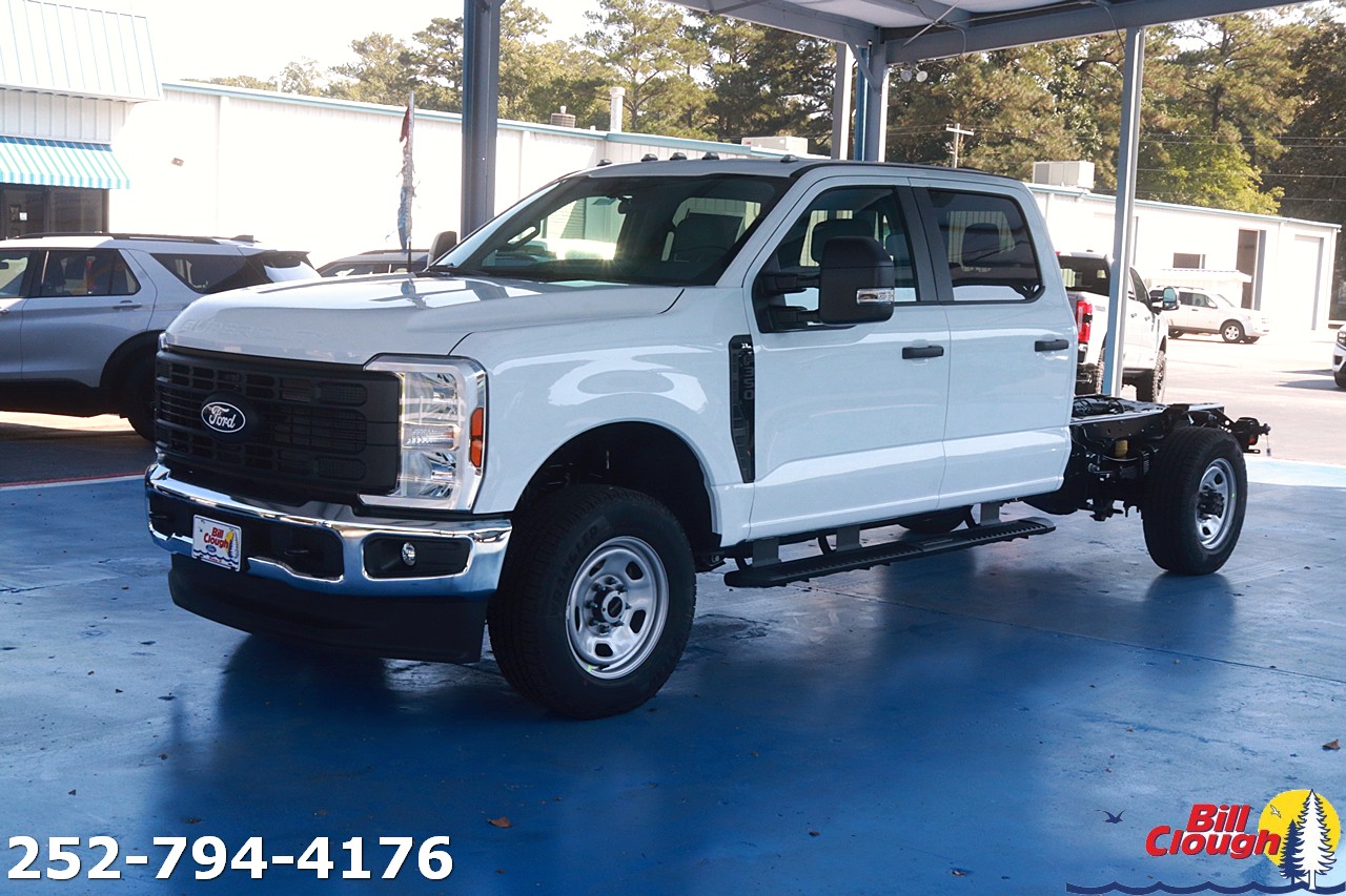 2027 Ford F-350 Super Duty Chassis Cab
