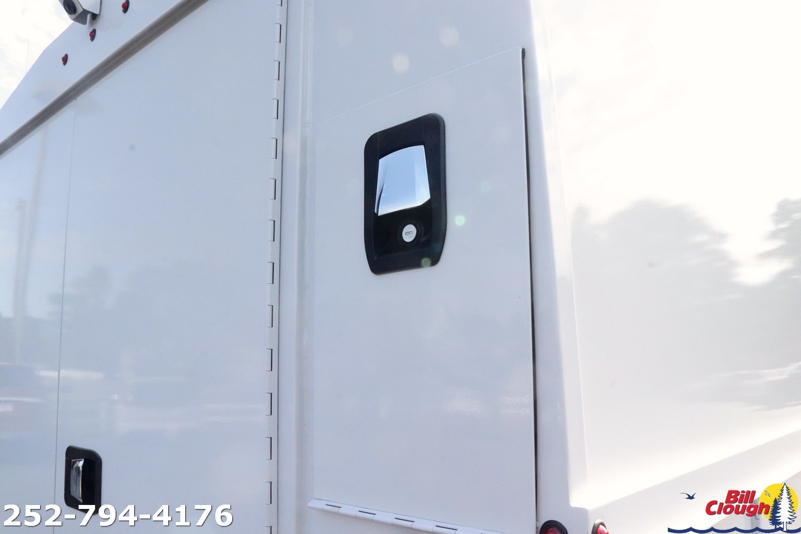 2025 Ford E-Series Cutaway Base - Photo 9