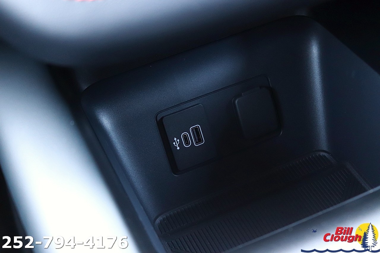 2026 Ford Explorer ST - Photo 17