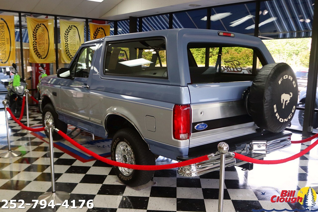 1996 Ford Bronco photo 2