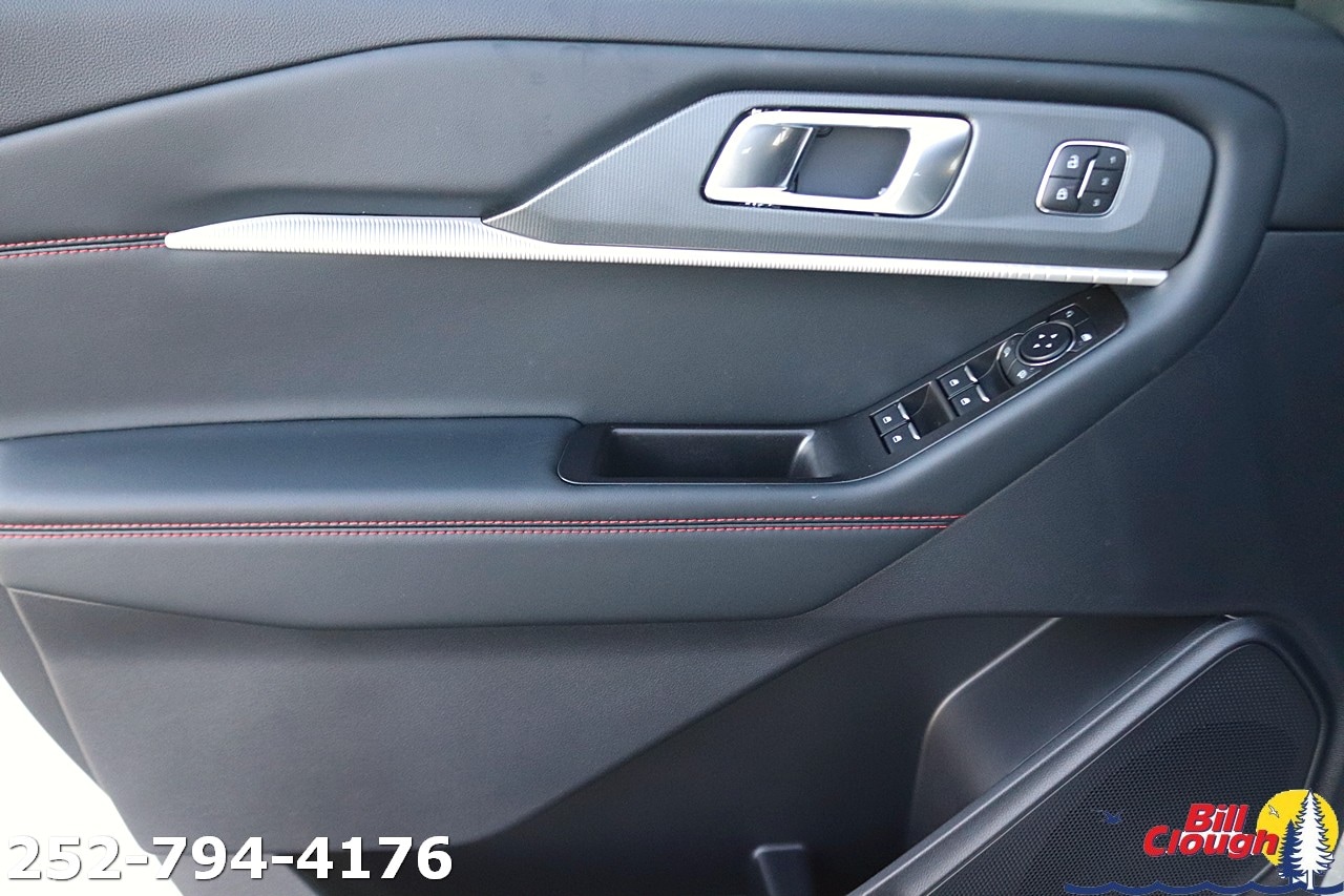 2026 Ford Explorer ST - Photo 9