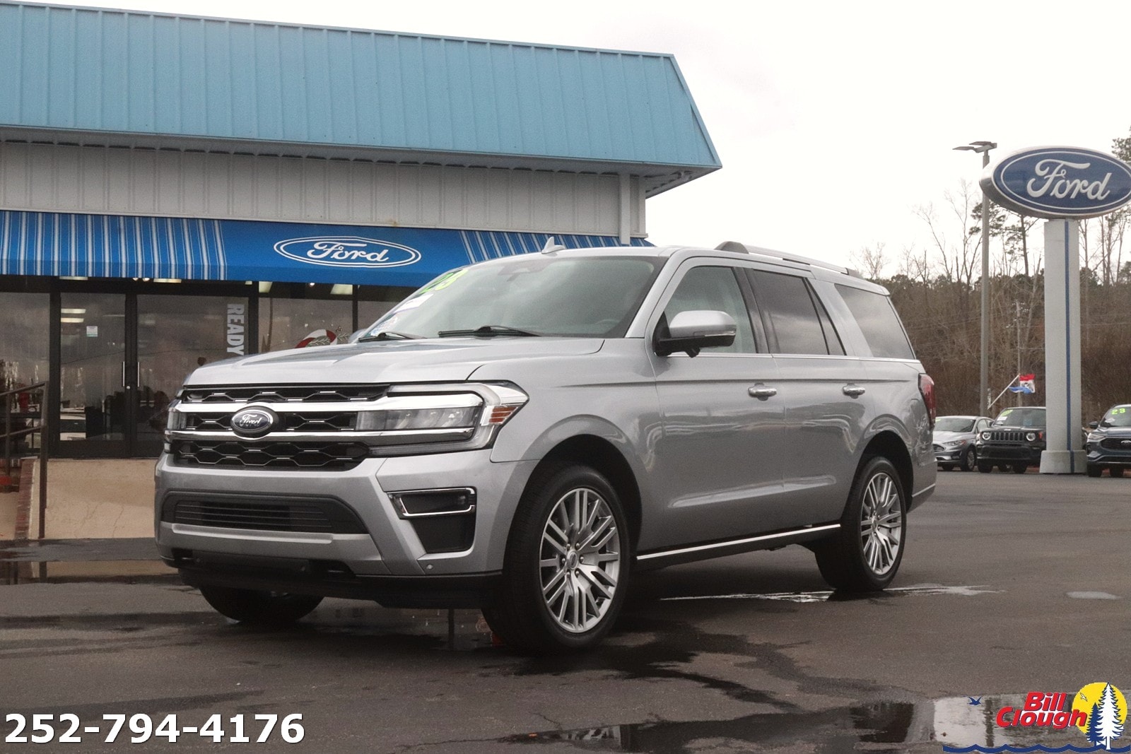 2023 Ford Expedition Limited's photo