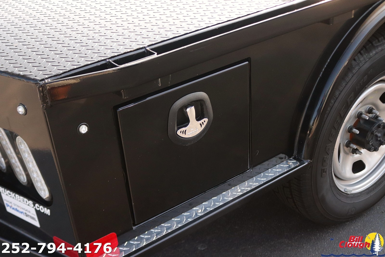 2025 Ford F-350 Super Duty Chassis Cab XL - Photo 9