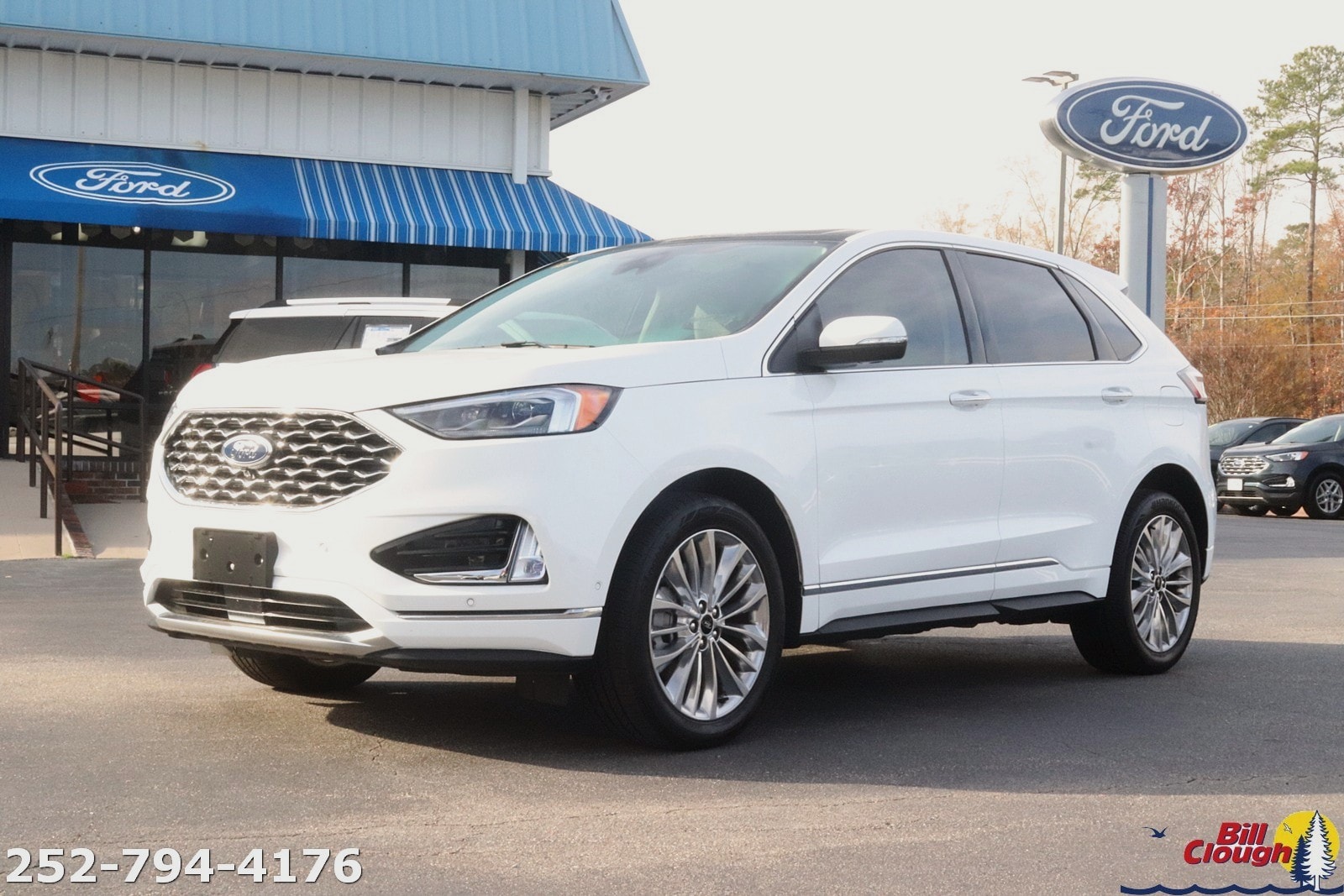 2024 Ford Edge Titanium's photo