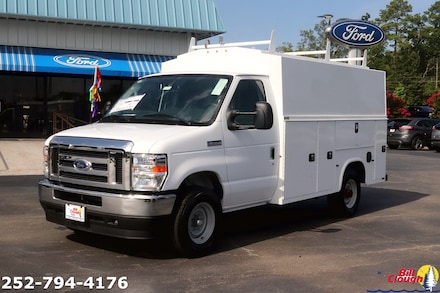2025 Ford Econoline Cutaway E-350 SRW VAN