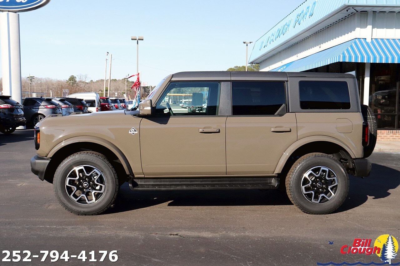 2025 Ford Bronco Outer Banks photo 3
