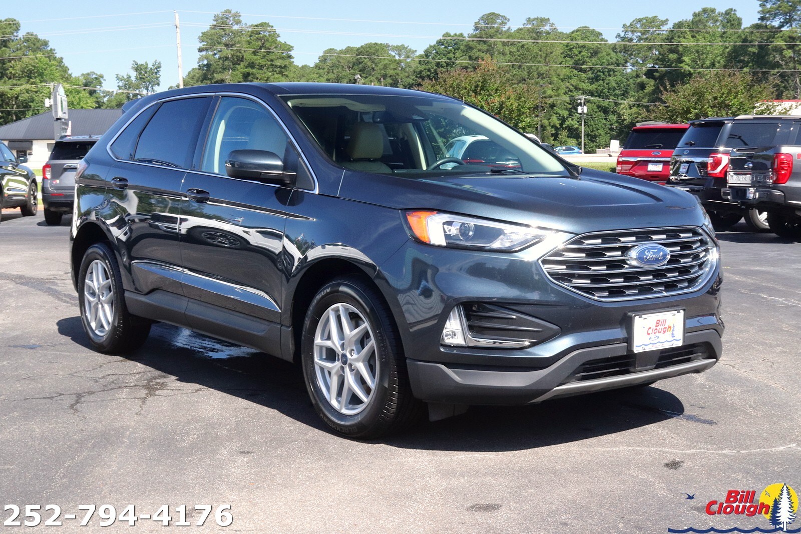 2022 Ford Edge SEL photo 3