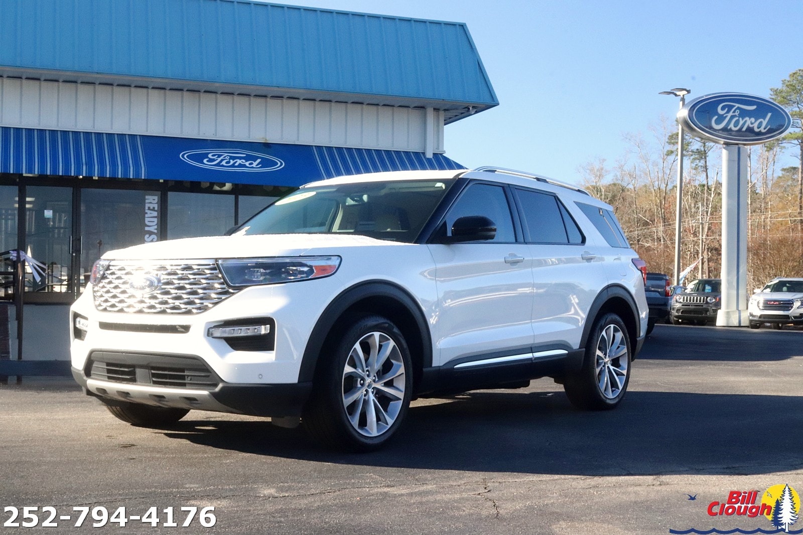2023 Ford Explorer Platinum's photo