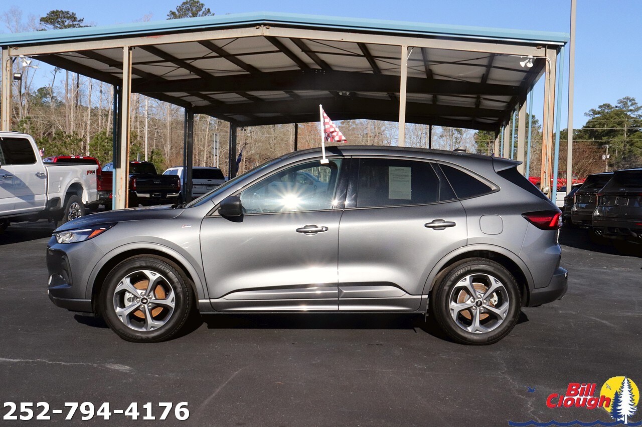 2024 Ford Escape ST-Line photo 4