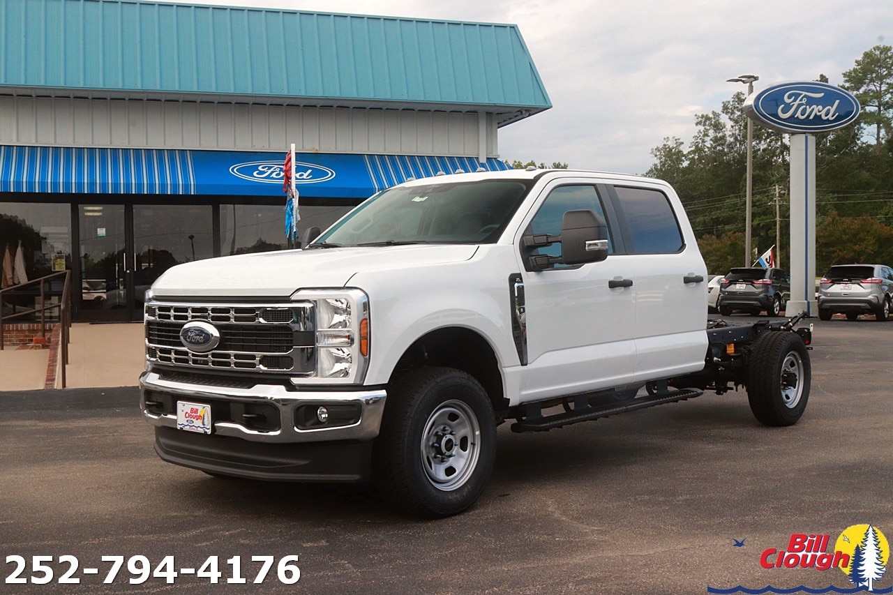 2026 Ford F-350 Super Duty Chassis Cab XL