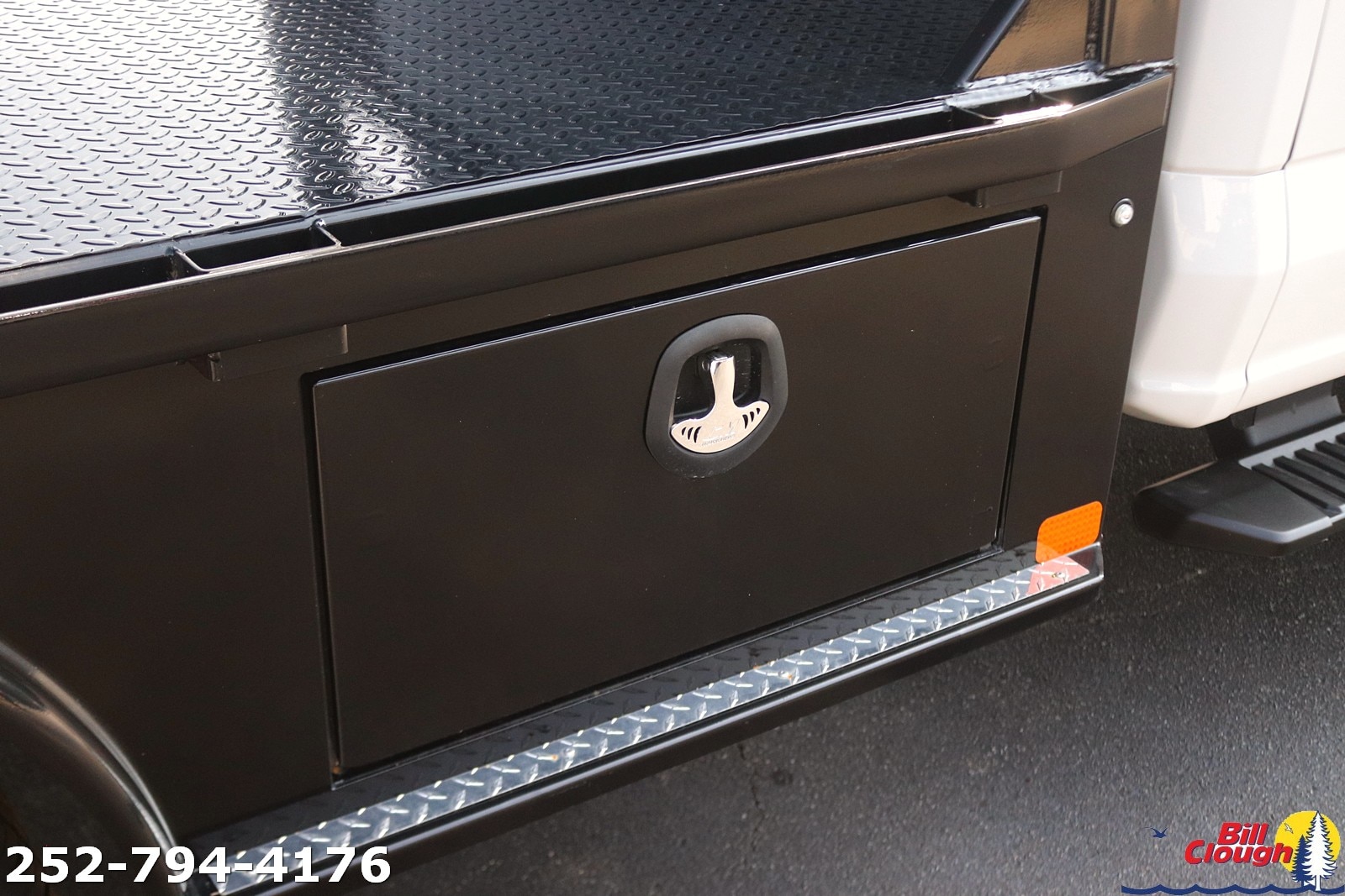 2025 Ford F-350 Super Duty Chassis Cab XL - Photo 10
