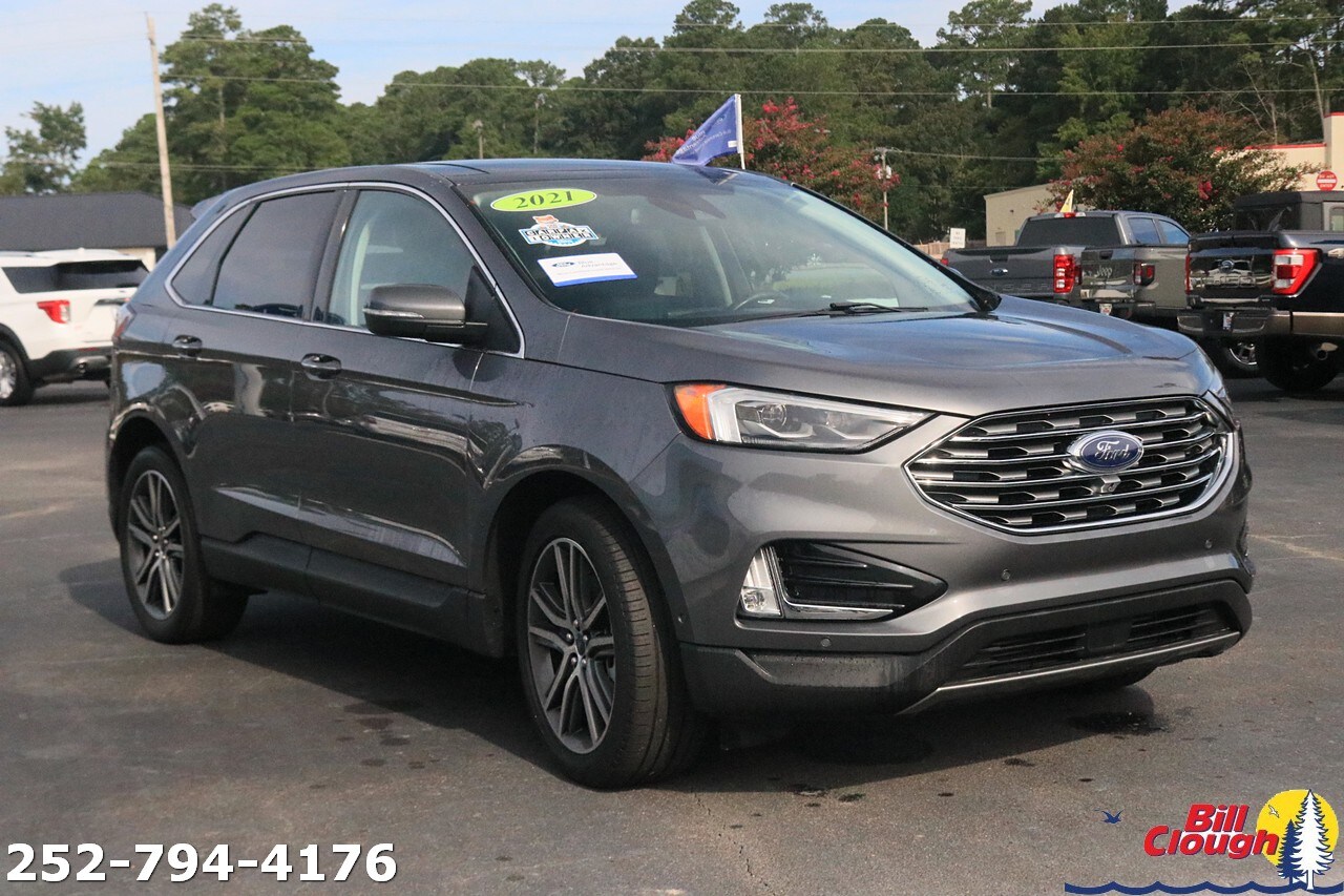 2021 Ford Edge Titanium photo 3