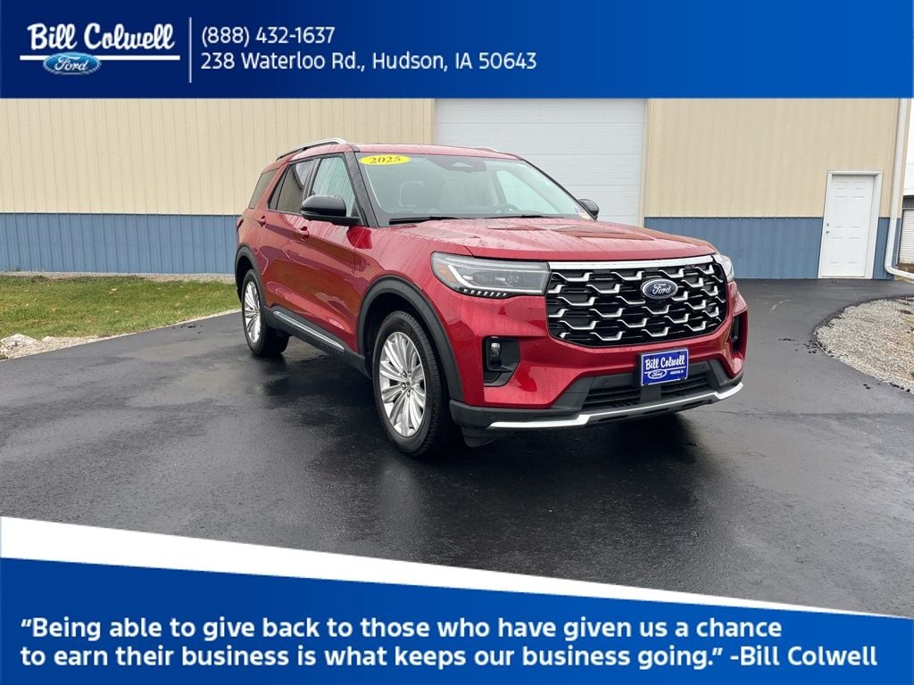 2025 Ford Explorer Platinum's photo