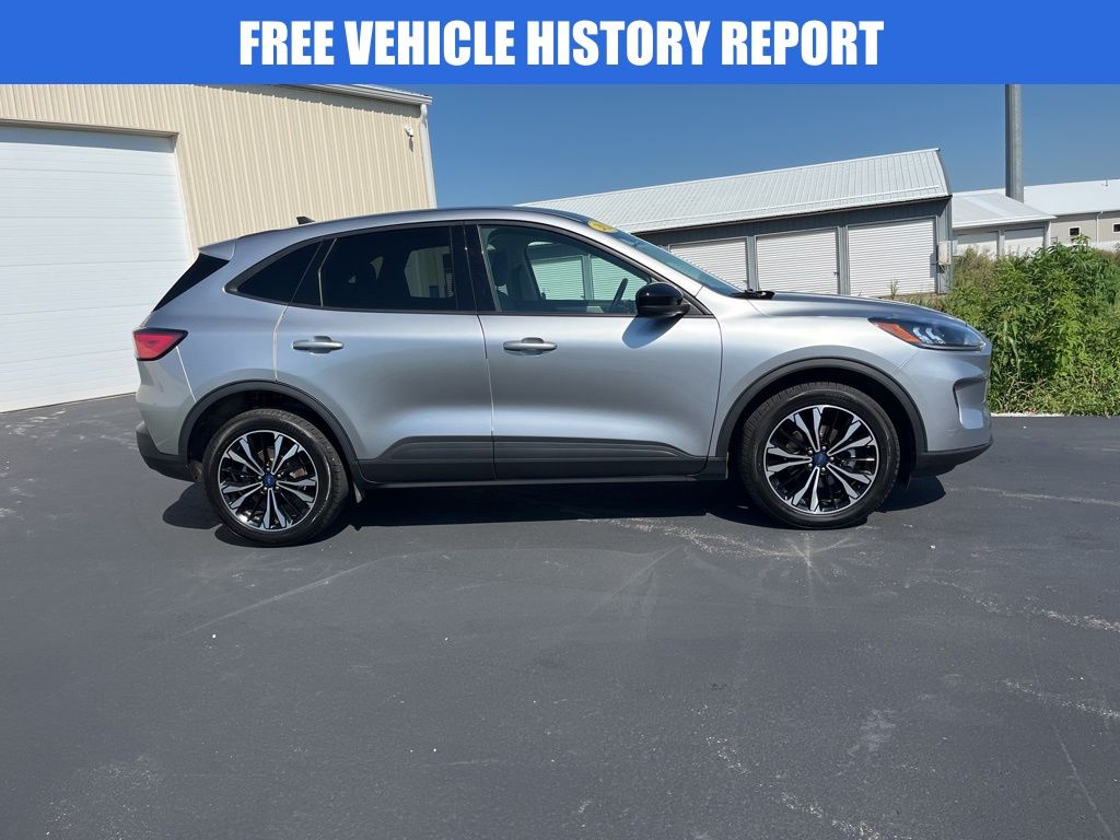 2022 Ford Escape SE photo 2