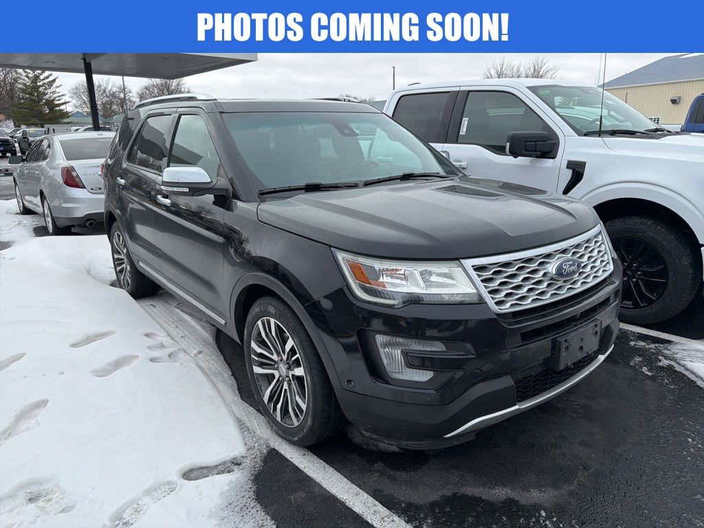 2017 Ford Explorer Platinum's photo
