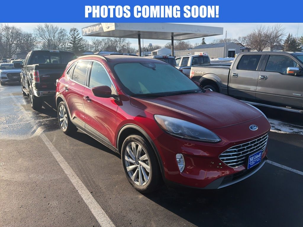 2022 Ford Escape Titanium's photo
