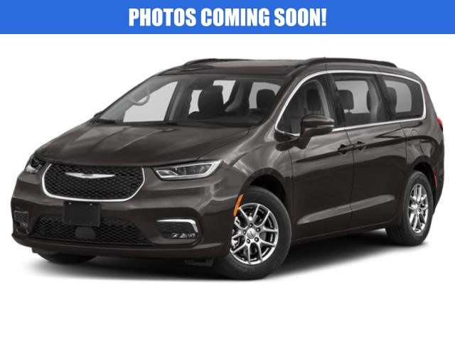 2022 Chrysler Pacifica Touring L's photo