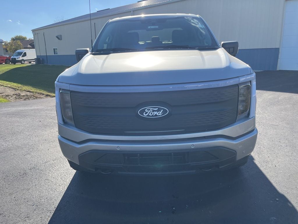 2025 Ford F-150 Lightning Flash - Photo 8