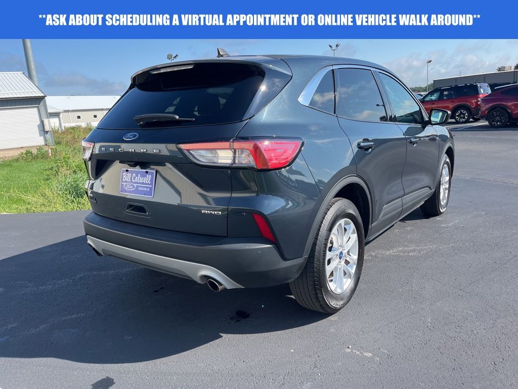 2022 Ford Escape SE photo 3