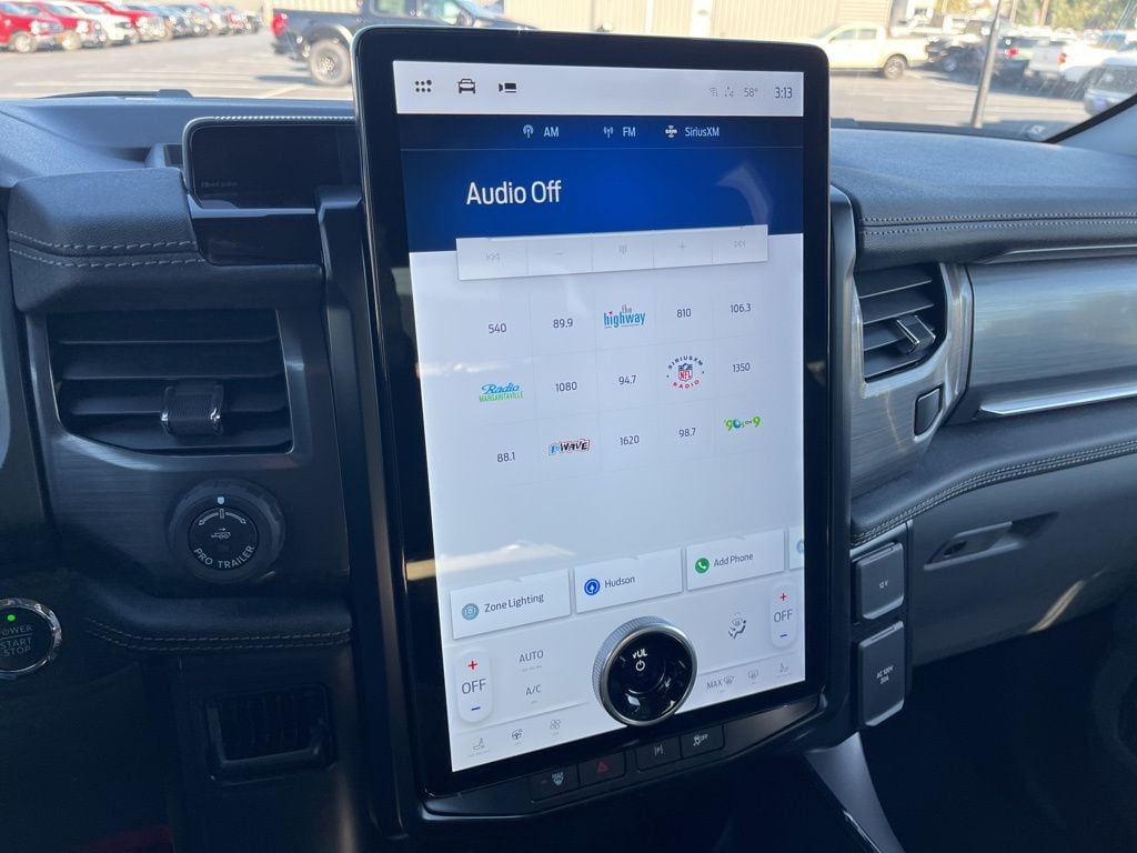 2025 Ford F-150 Lightning Flash - Photo 16
