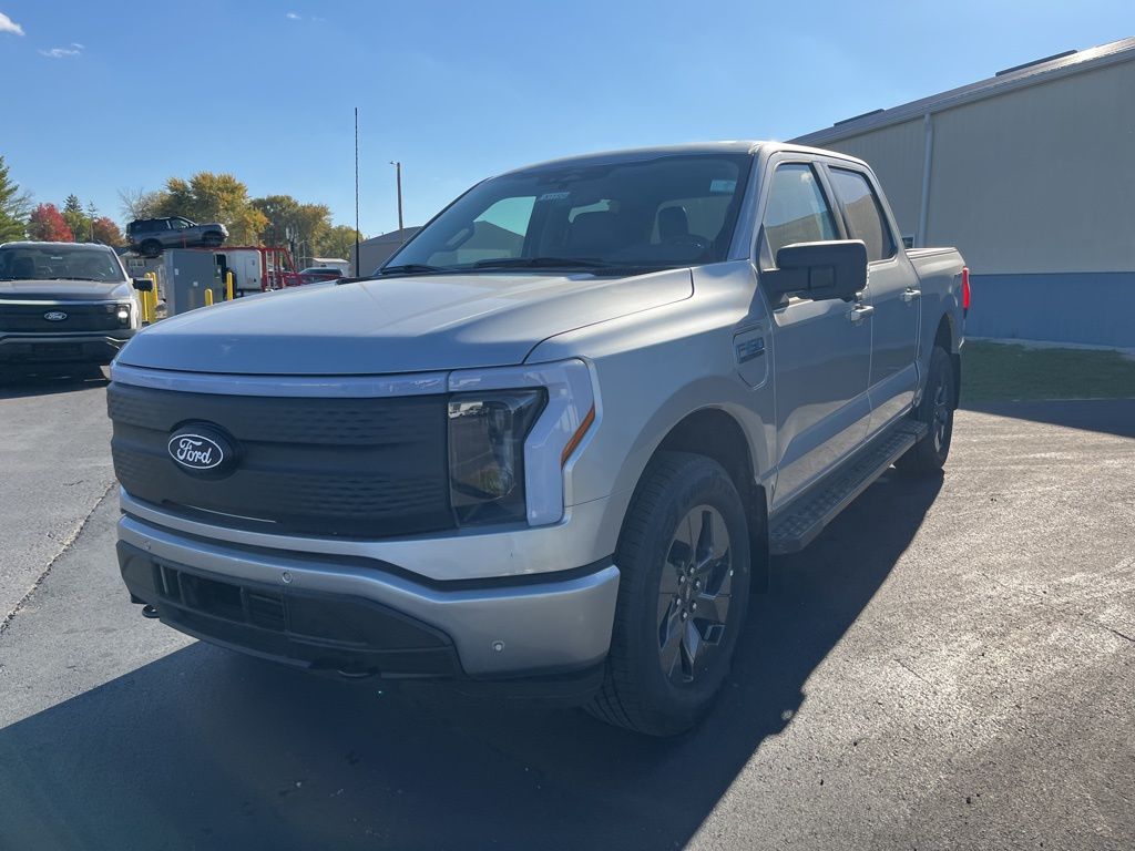 2025 Ford F-150 Lightning Flash - Photo 7
