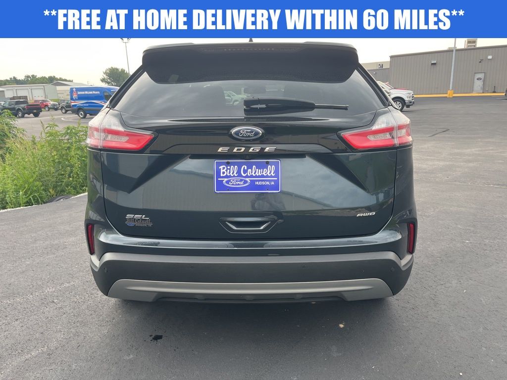 2022 Ford Edge SEL photo 4