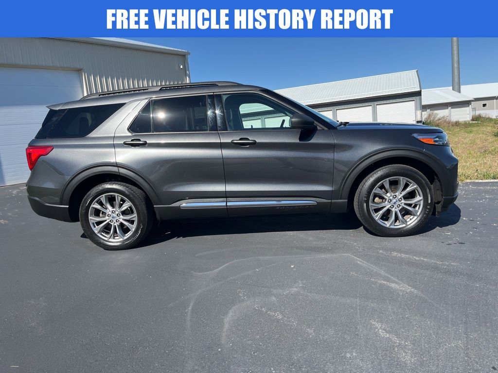 2020 Ford Explorer XLT photo 2