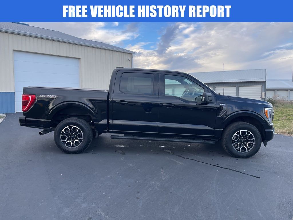 2022 Ford F-150 XLT photo 2