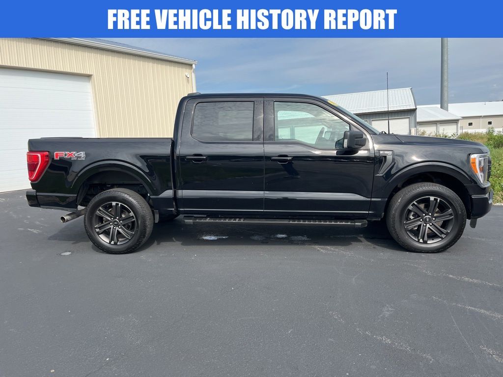 2022 Ford F-150 XLT photo 2